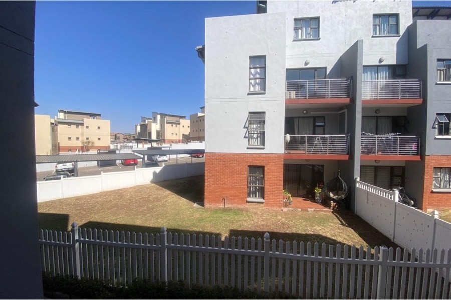 2 Bedroom Property for Sale in Waterfall Gauteng