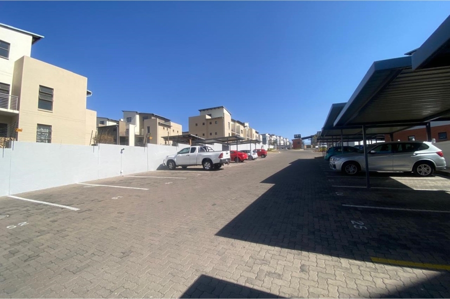 2 Bedroom Property for Sale in Waterfall Gauteng