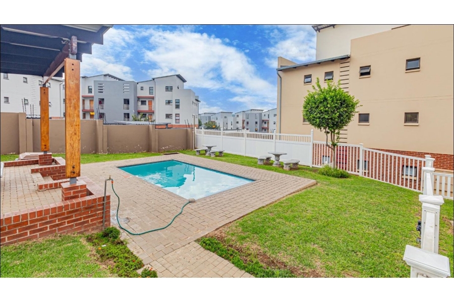 2 Bedroom Property for Sale in Waterfall Gauteng