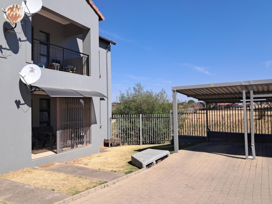 To Let 2 Bedroom Property for Rent in Discovery Gauteng