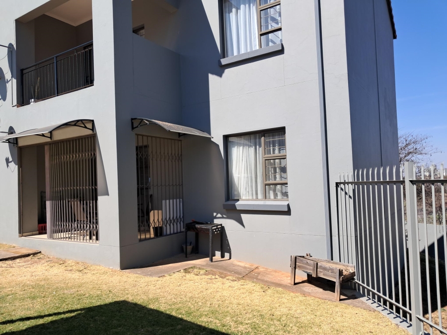 To Let 2 Bedroom Property for Rent in Discovery Gauteng