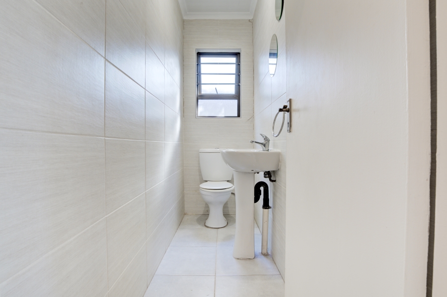 2 Bedroom Property for Sale in Broadacres Gauteng