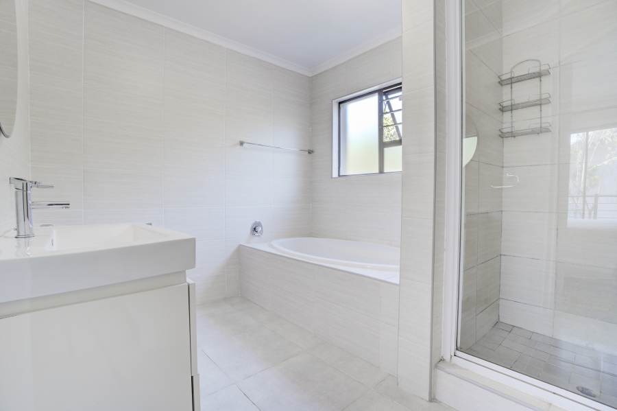 2 Bedroom Property for Sale in Broadacres Gauteng