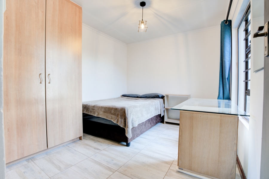 2 Bedroom Property for Sale in Broadacres Gauteng