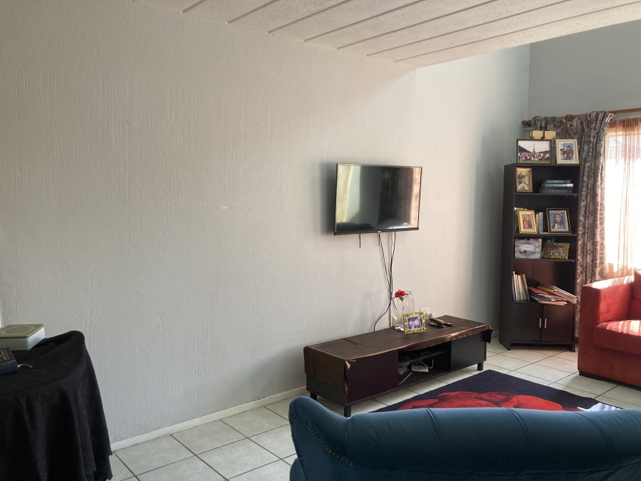 2 Bedroom Property for Sale in Vorna Valley Gauteng