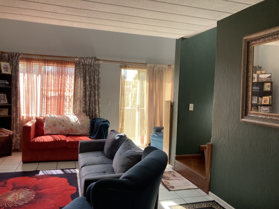 2 Bedroom Property for Sale in Vorna Valley Gauteng