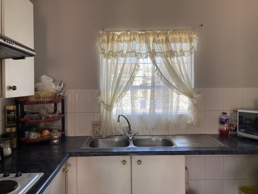 2 Bedroom Property for Sale in Vorna Valley Gauteng