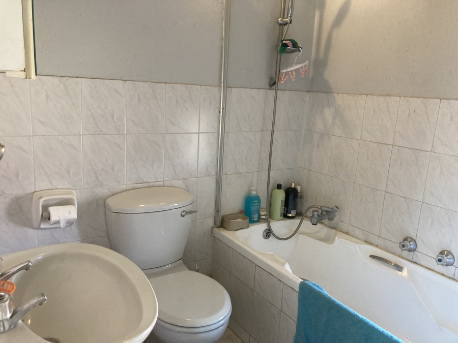2 Bedroom Property for Sale in Vorna Valley Gauteng