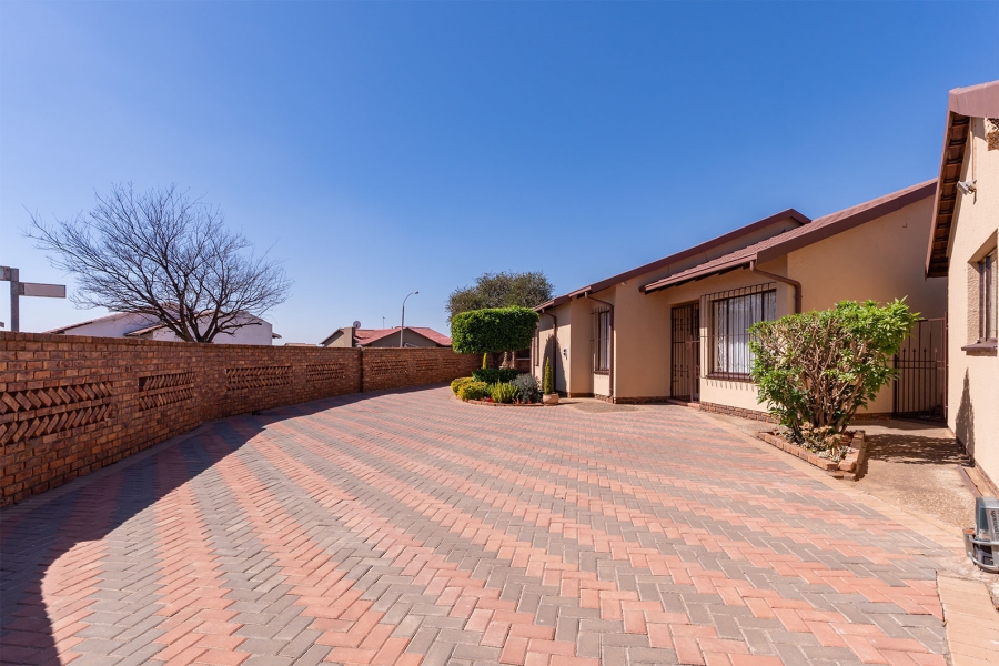3 Bedroom Property for Sale in Delmore Park Gauteng