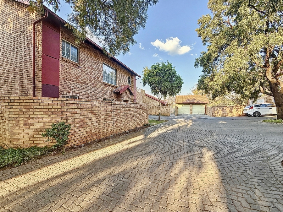 2 Bedroom Property for Sale in Equestria Gauteng