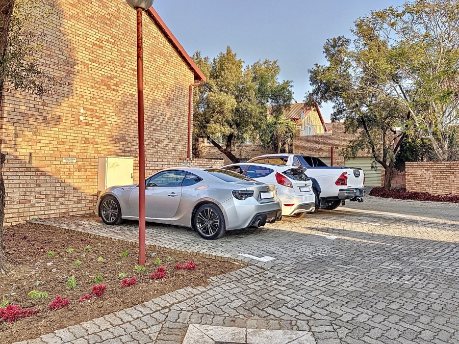 2 Bedroom Property for Sale in Equestria Gauteng