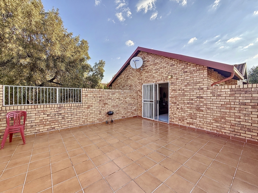 2 Bedroom Property for Sale in Equestria Gauteng