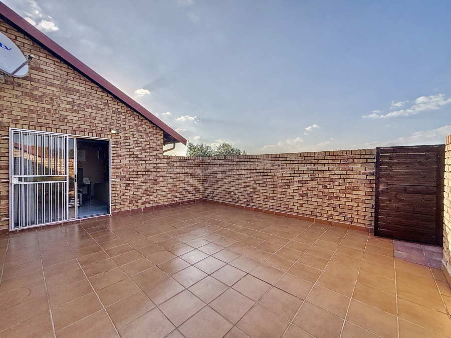 2 Bedroom Property for Sale in Equestria Gauteng