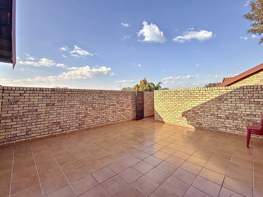2 Bedroom Property for Sale in Equestria Gauteng