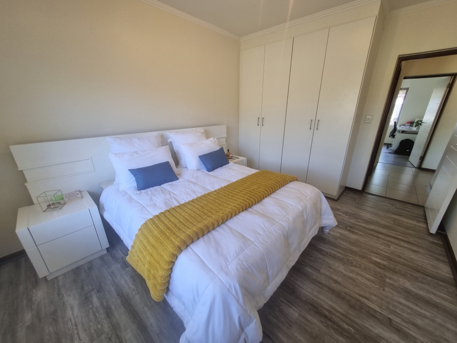 To Let 2 Bedroom Property for Rent in Jackal Creek Golf Estate Gauteng