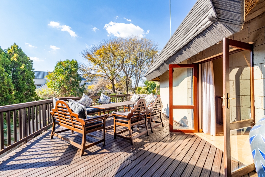 To Let 4 Bedroom Property for Rent in Silver Lakes Golf Estate Gauteng