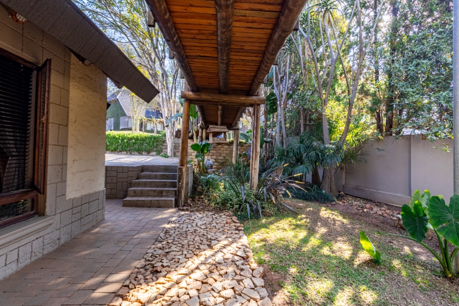To Let 4 Bedroom Property for Rent in Silver Lakes Golf Estate Gauteng