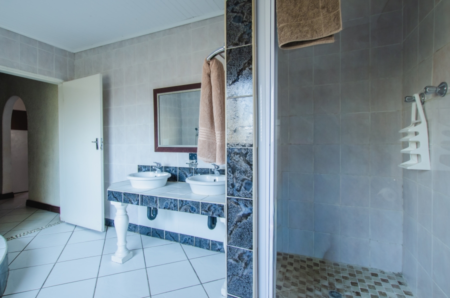 13 Bedroom Property for Sale in Jatniel Gauteng