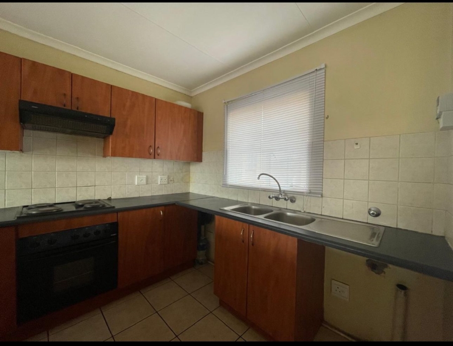 To Let 3 Bedroom Property for Rent in Noordwyk Gauteng