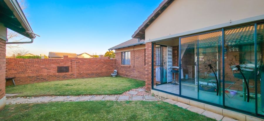 2 Bedroom Property for Sale in Equestria Gauteng