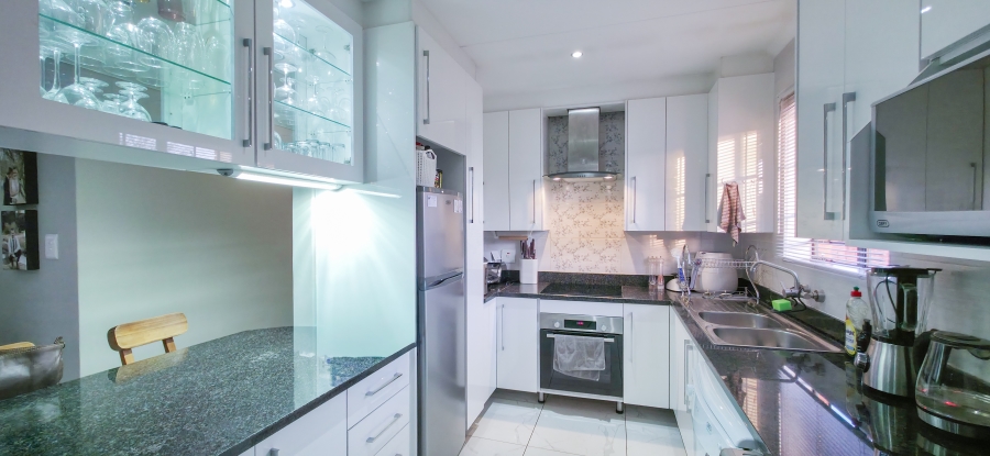 2 Bedroom Property for Sale in Equestria Gauteng