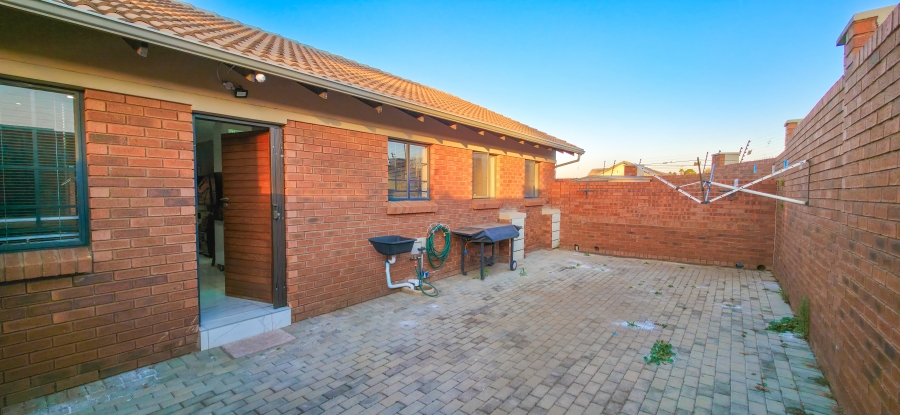 2 Bedroom Property for Sale in Equestria Gauteng