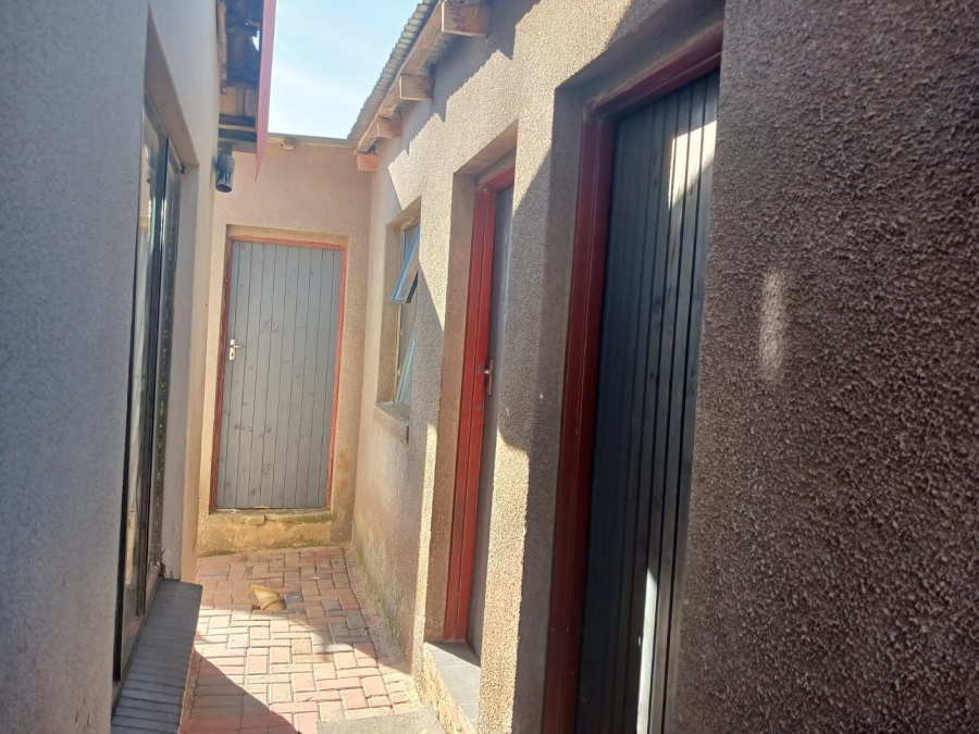 3 Bedroom Property for Sale in Protea Glen Gauteng