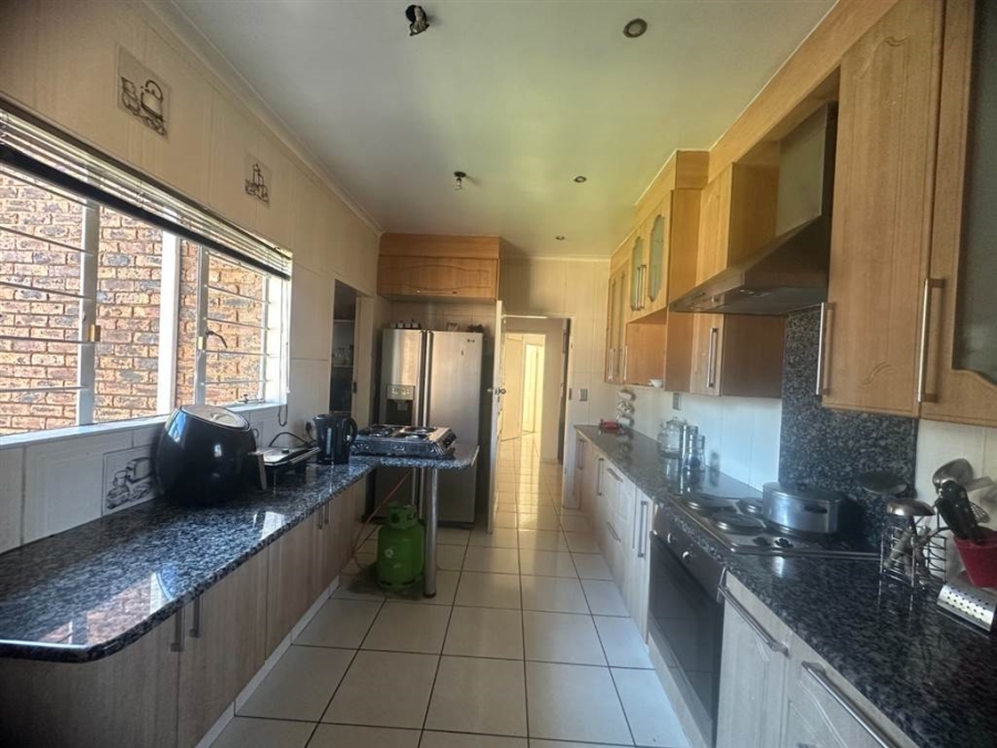 3 Bedroom Property for Sale in Brackenhurst Gauteng