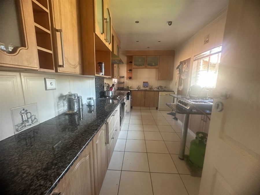 3 Bedroom Property for Sale in Brackenhurst Gauteng