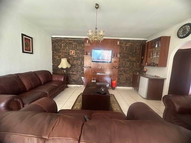 3 Bedroom Property for Sale in Brackenhurst Gauteng