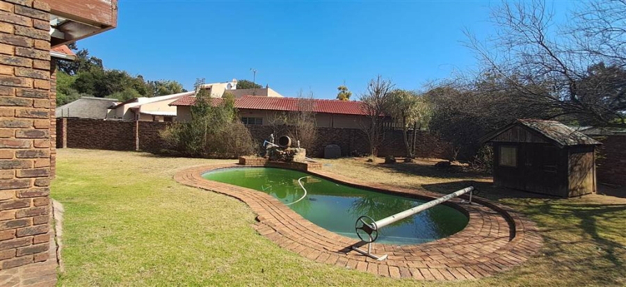 3 Bedroom Property for Sale in Brackenhurst Gauteng