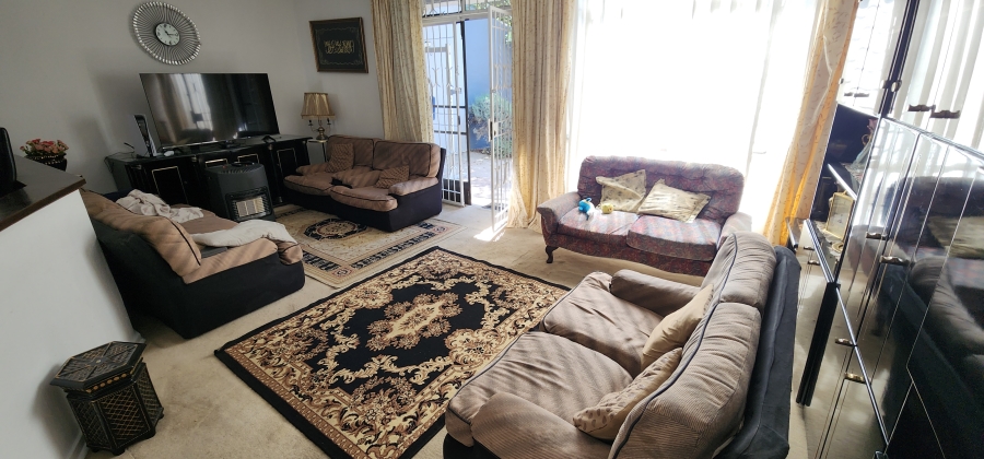3 Bedroom Property for Sale in Mondeor Gauteng
