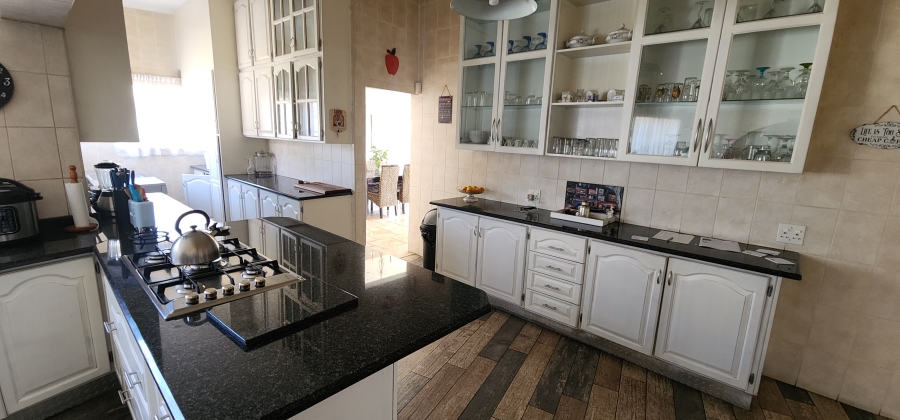 4 Bedroom Property for Sale in Brackenhurst Gauteng