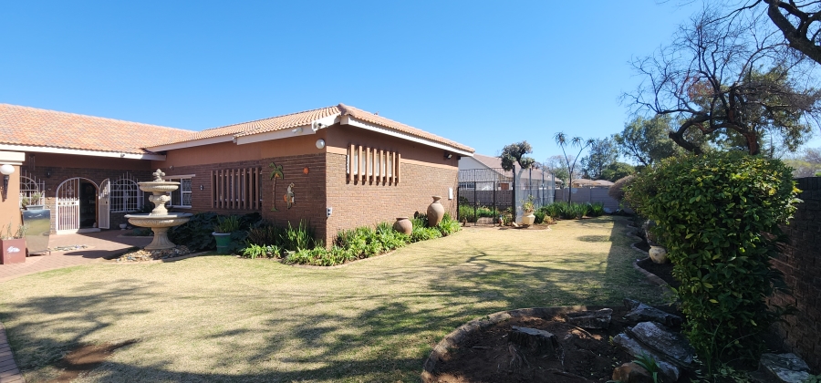 4 Bedroom Property for Sale in Brackenhurst Gauteng