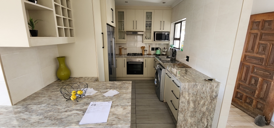 3 Bedroom Property for Sale in Verwoerdpark Gauteng