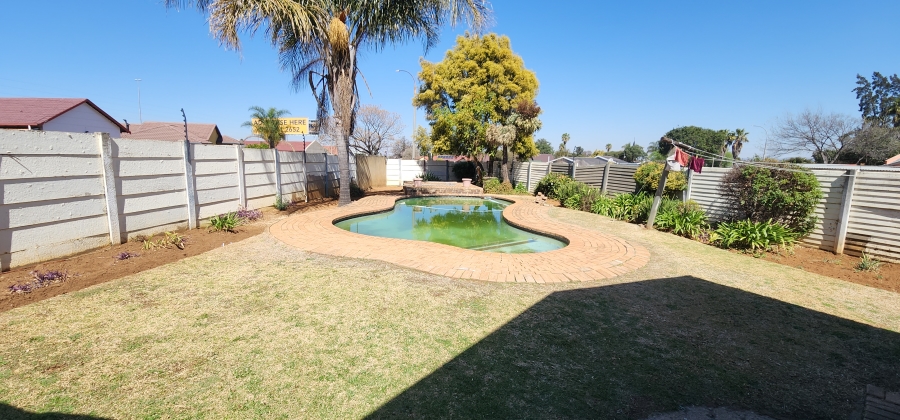 3 Bedroom Property for Sale in Verwoerdpark Gauteng