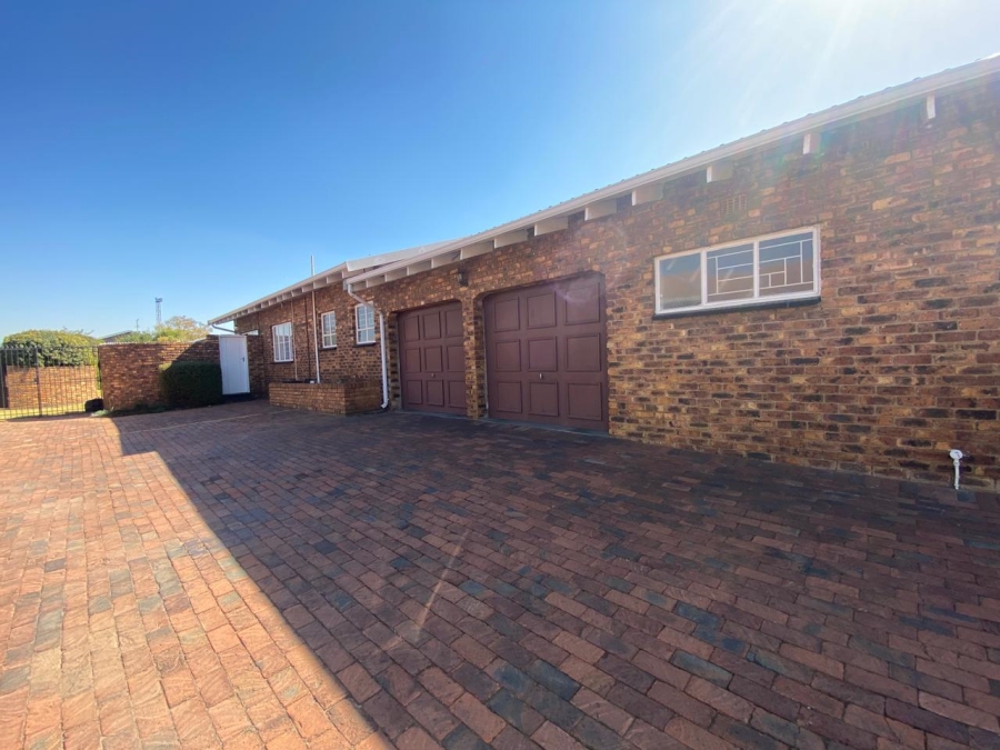 3 Bedroom Property for Sale in Northmead Gauteng