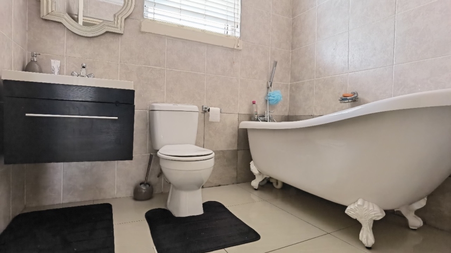 To Let 3 Bedroom Property for Rent in North Riding Gauteng