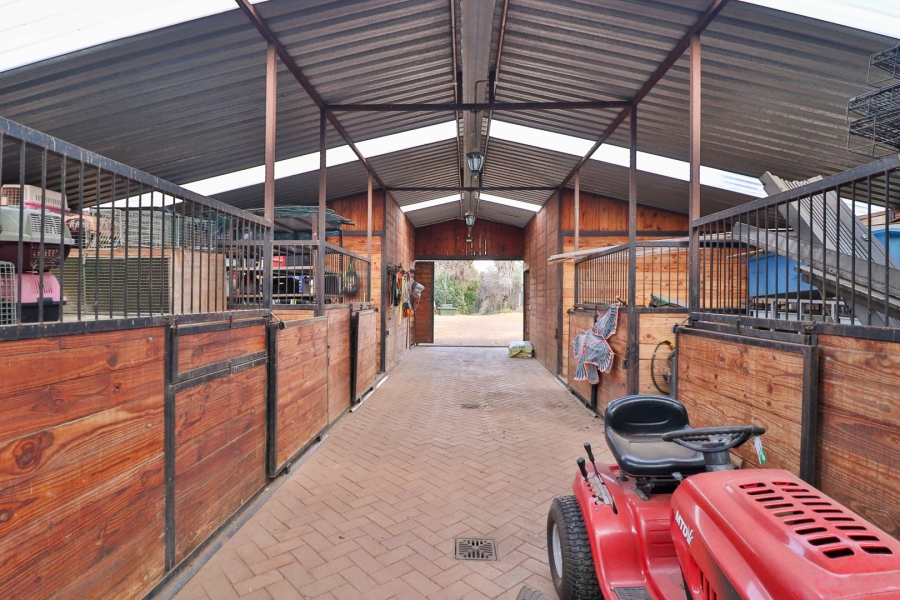 4 Bedroom Property for Sale in Hartzenbergfontein Gauteng
