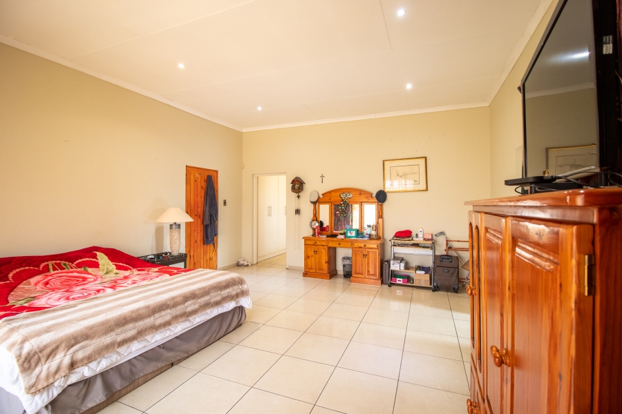 4 Bedroom Property for Sale in Hartzenbergfontein Gauteng