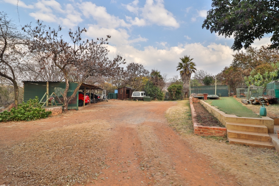 4 Bedroom Property for Sale in Hartzenbergfontein Gauteng