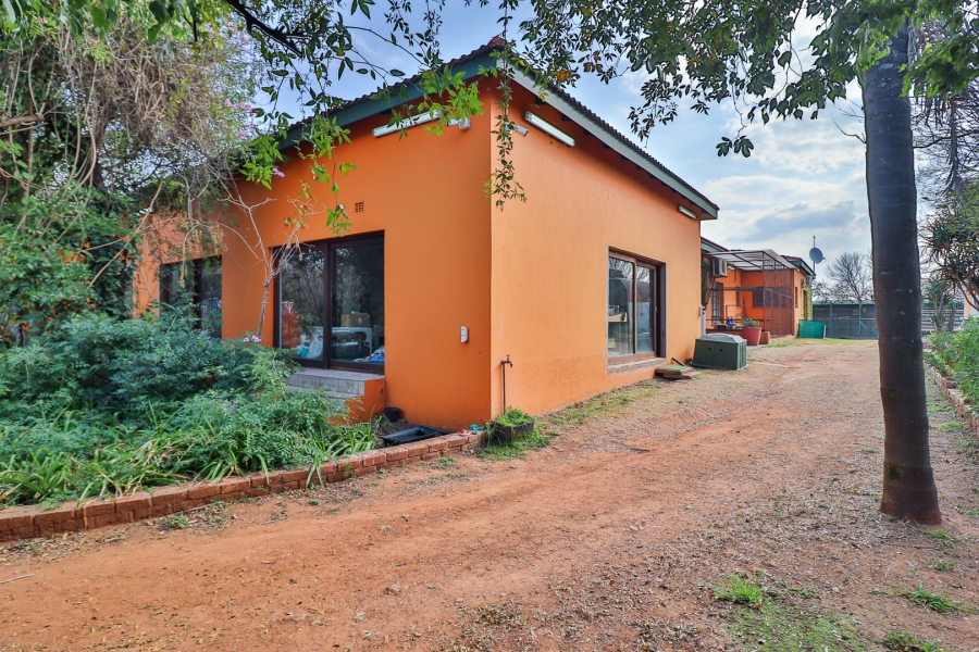 4 Bedroom Property for Sale in Hartzenbergfontein Gauteng
