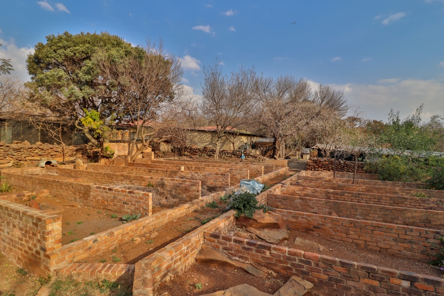 4 Bedroom Property for Sale in Hartzenbergfontein Gauteng