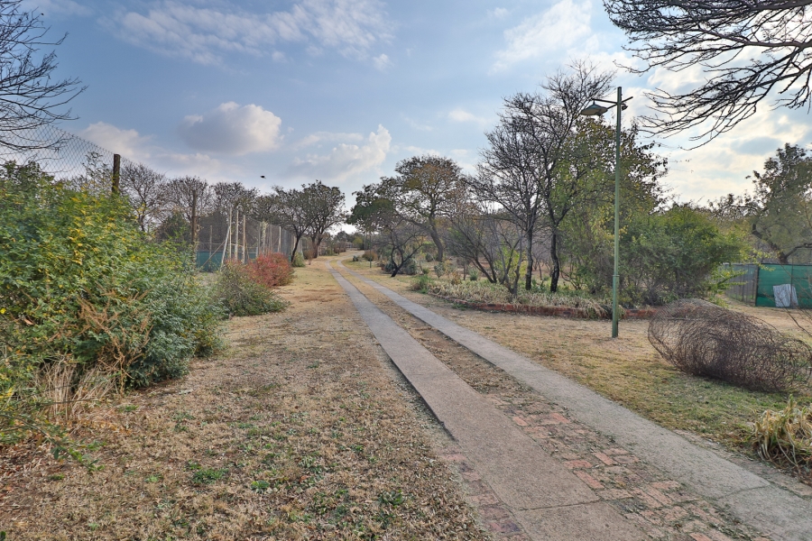 4 Bedroom Property for Sale in Hartzenbergfontein Gauteng