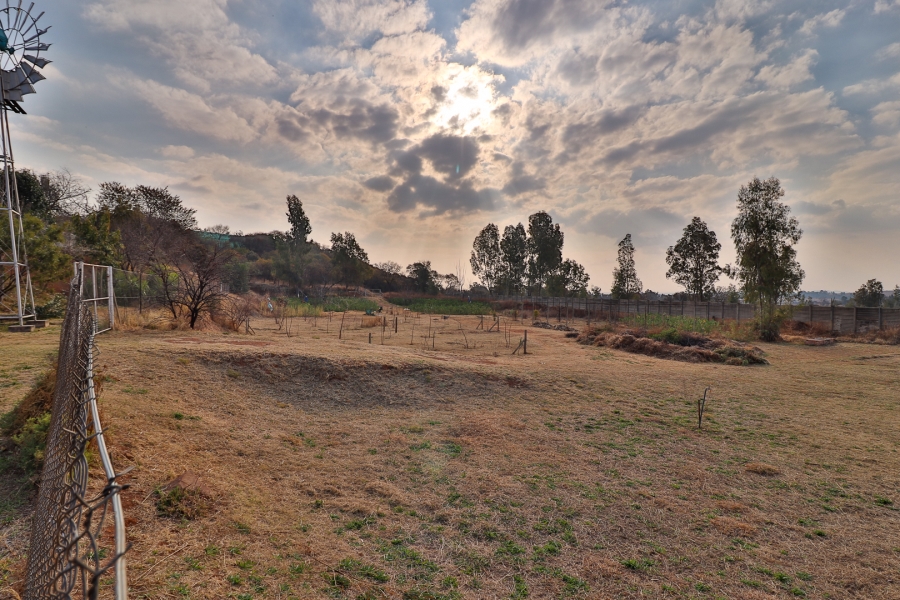 4 Bedroom Property for Sale in Hartzenbergfontein Gauteng