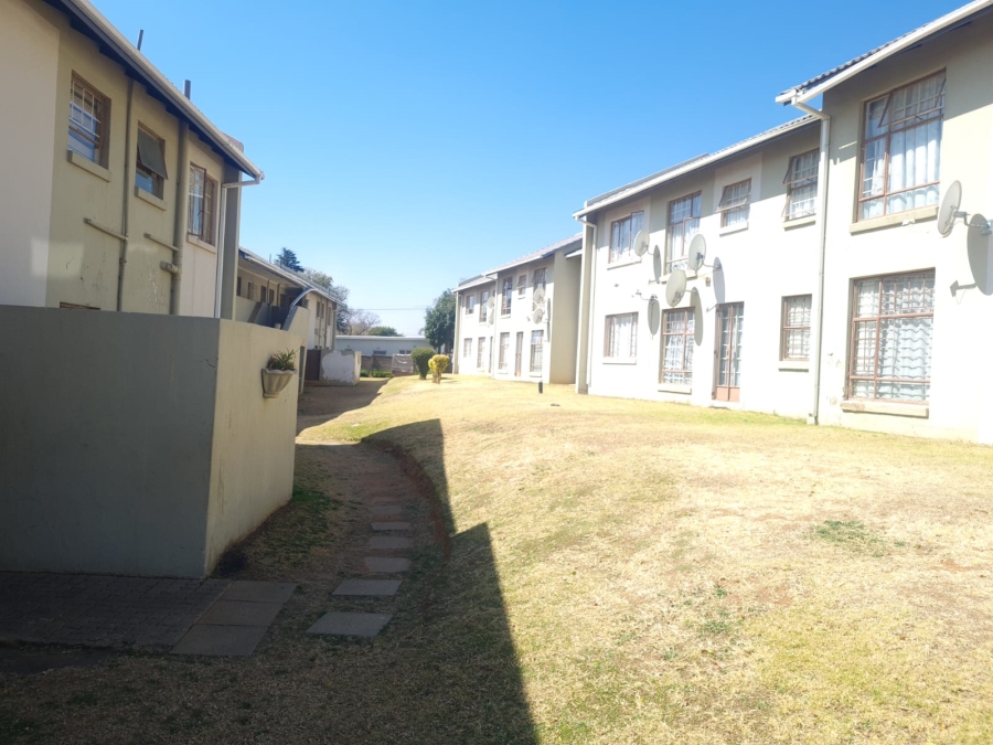 2 Bedroom Property for Sale in Whitney Gardens Gauteng