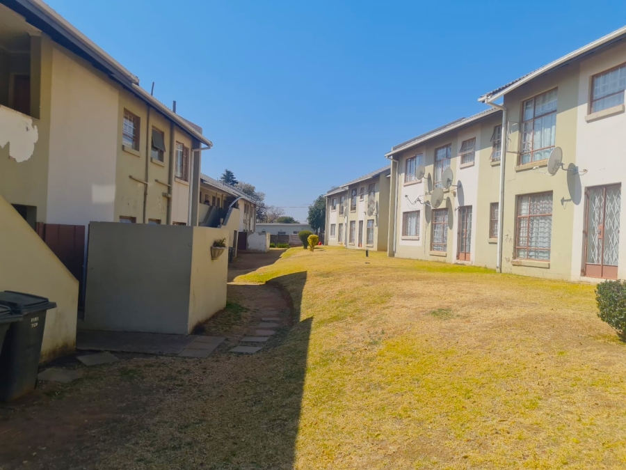 2 Bedroom Property for Sale in Whitney Gardens Gauteng
