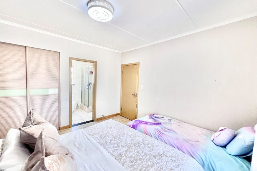 2 Bedroom Property for Sale in Carlswald Gauteng