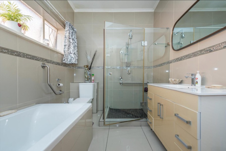 4 Bedroom Property for Sale in Kensington Gauteng