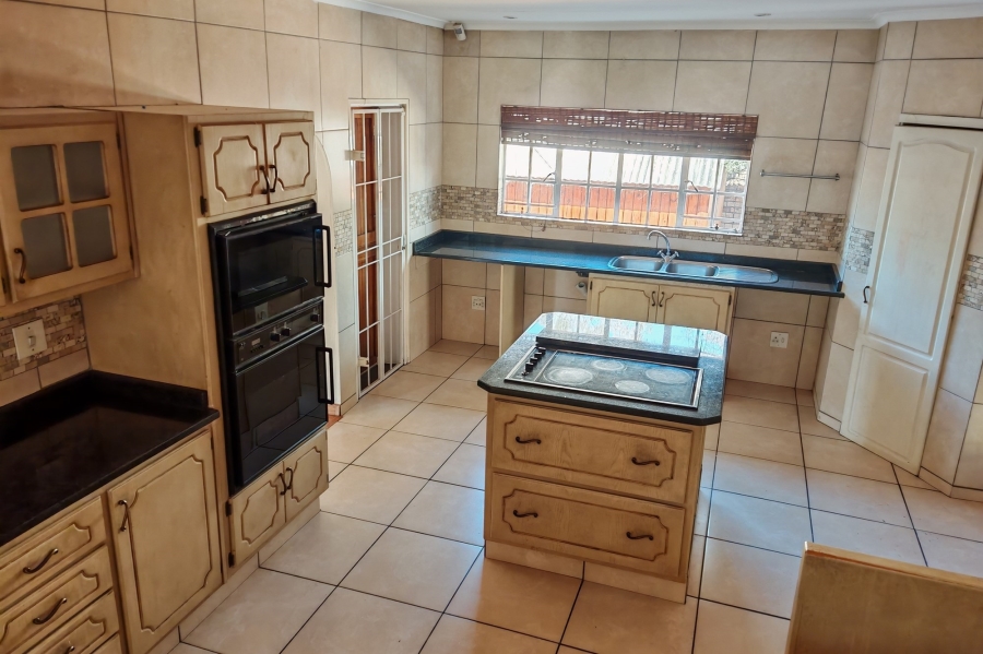 To Let 3 Bedroom Property for Rent in Olivedale Gauteng